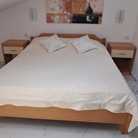Studio Apartman Nega 2 روفينج المظهر الخارجي الصورة